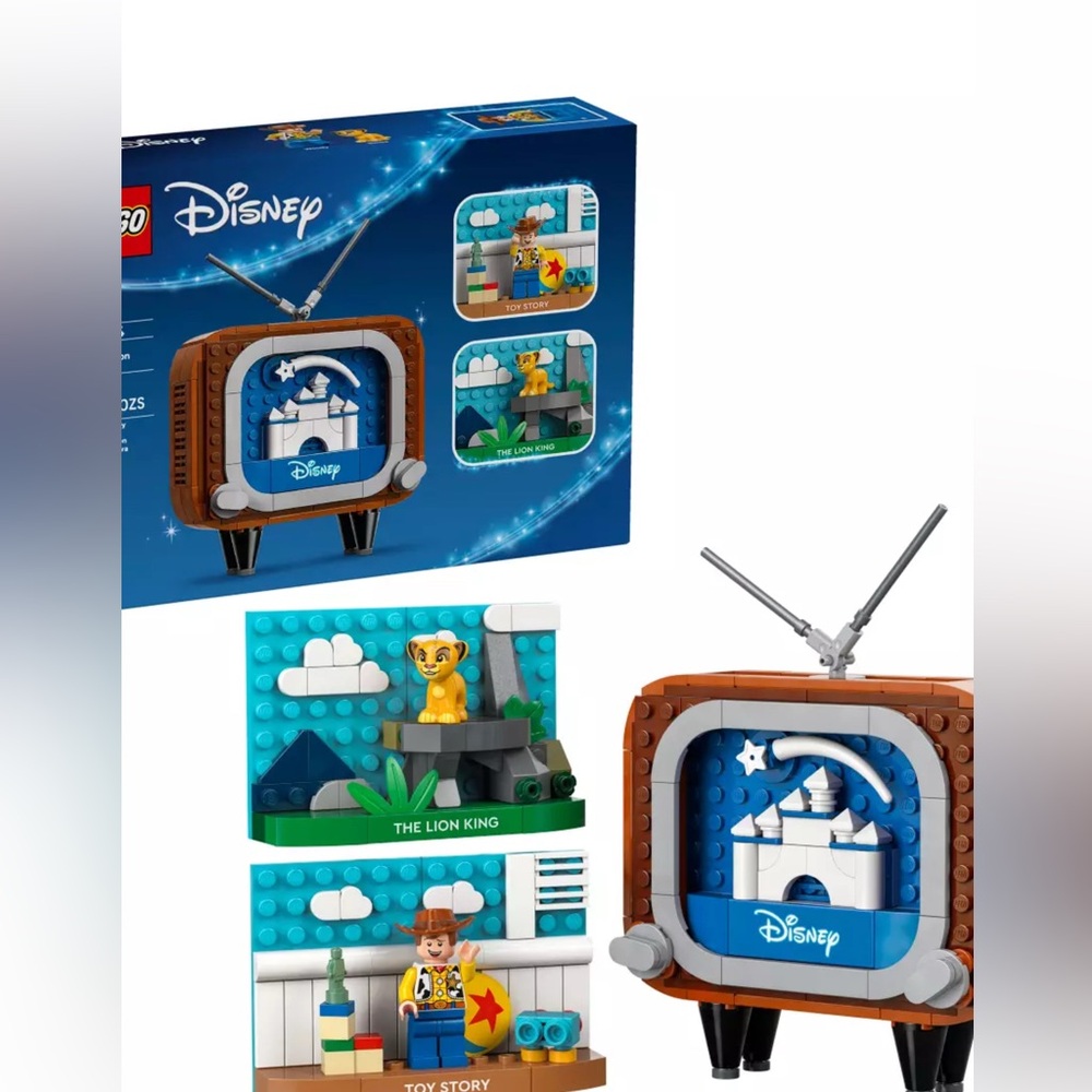 LEGO Disney Animation Scenes Set with Blue and Brown - Picture 2 of 4